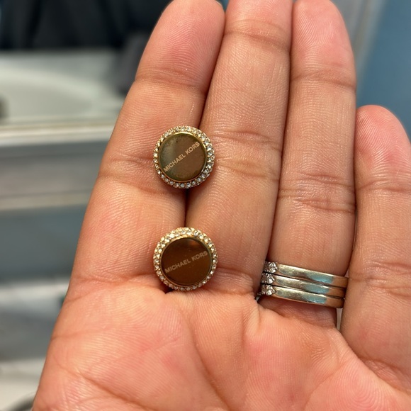 Michael Kors Rosegold Earrings. - Picture 4 of 4